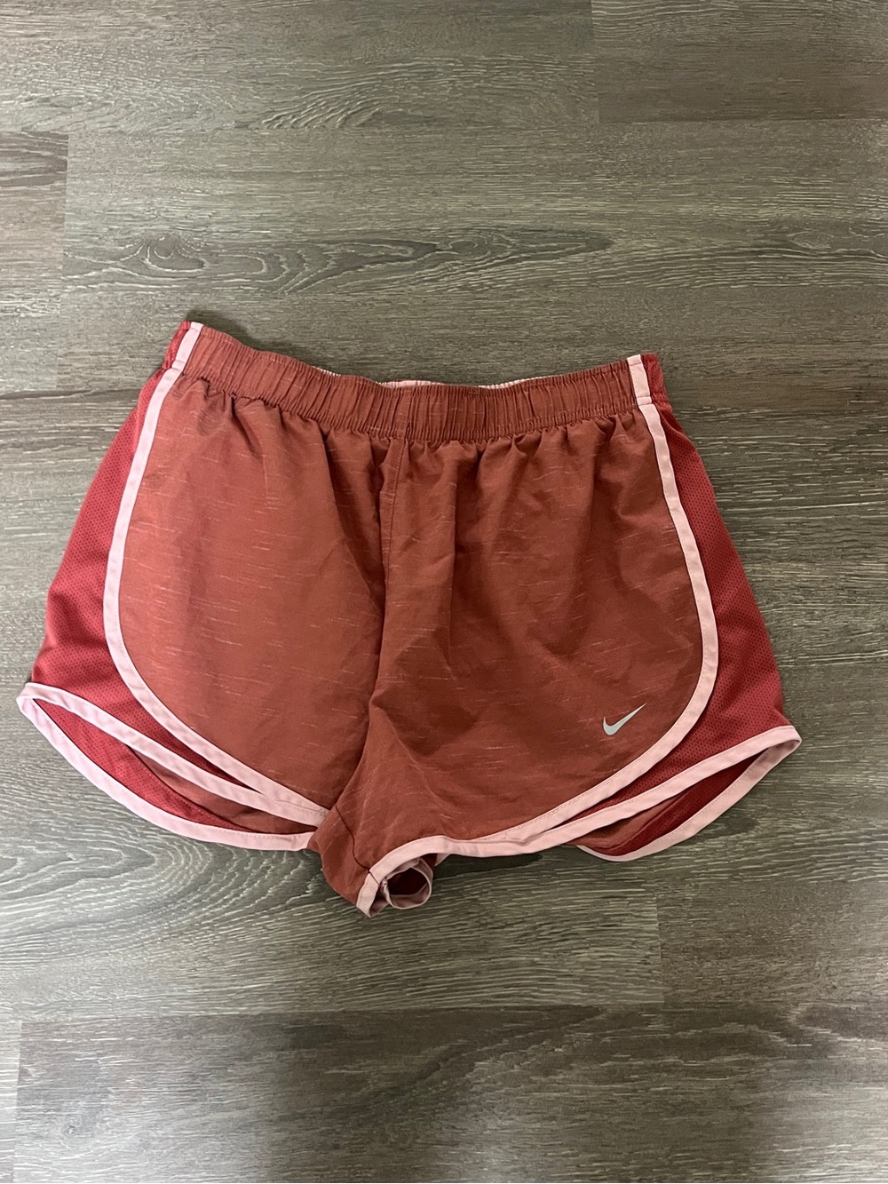 Nike Dri-FIT Tempo Running Shorts size large
#activewear #athletic